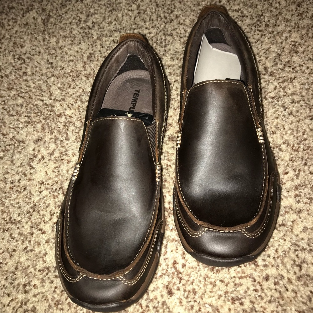 New Tempur- Pedic Makis, Dark Walnut, Men’s 9